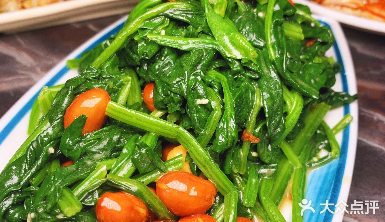 今年夏天有点豪横，吃了一条烤羊腿[调皮]