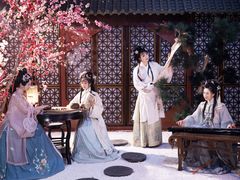 -九月鹰飞汉服摄影工作室