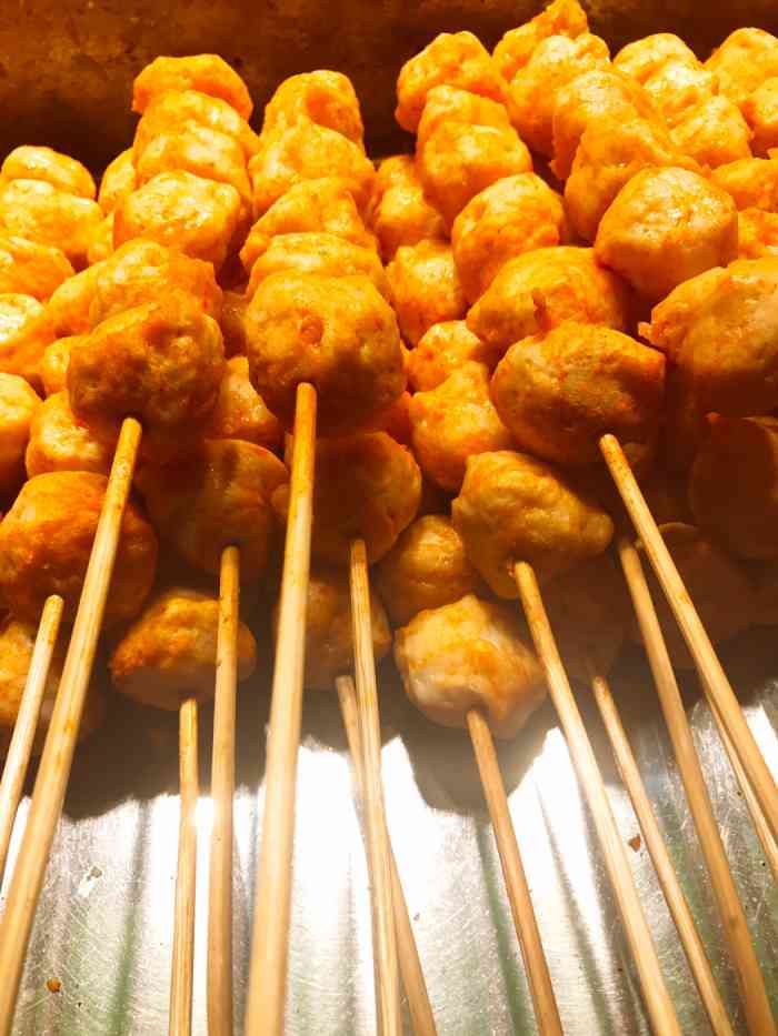 澎湖花枝丸(一店)-"人生第一次吃花枝丸,走来走去,一直在好奇.