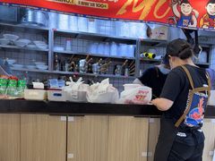 -魔都三兄弟酸辣粉·蘸卤炸串(虹桥万科店)