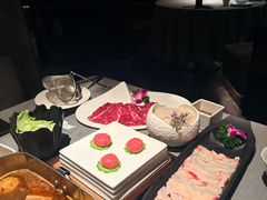 -左庭右院鲜牛肉火锅黑金店(陆家嘴中心店)