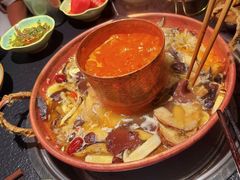 -菌自由丨野生菌火锅特色庭院餐厅(丽江古城店)