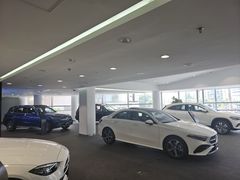 -上海星瀚奔驰4S店(长寿路店)