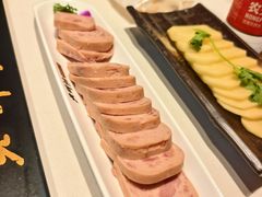 -老牌坊云南鱼豆花火锅(哈西万达店)