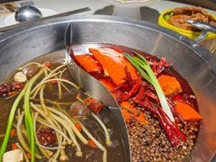 -茅草房·河畔园林火锅