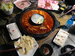 -老房老舍重庆火锅(假日城市店)