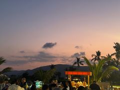 -亚龙湾希尔顿自助餐厅·海鲜·烧烤·沙滩BBQ·现场乐队