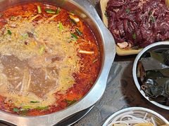 -黄利砖万峰林布依特色酸笋牛肉馆