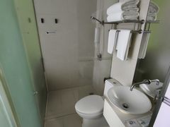 -卡罗酒店(东门晒布地铁站店)