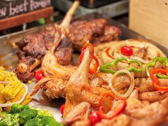 -广州万富希尔顿酒店·感趣自助餐厅·金秋蟹宴生蚝海鲜刺身烧烤