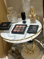 -香港倾城国际·美容美体中心