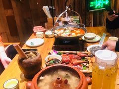 -老滇山寨•云南特色菜•地方菜•民族风情歌舞表演(金碧店)