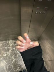 -UGIRL有个美甲