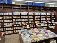 -新华书店(泉城路店)