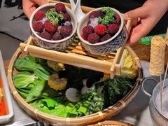 -尚尚仙·酸汤猪手·猪肚鸡火锅(华联万柳购物中心店)