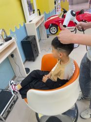 -爆米花儿童美发乐园