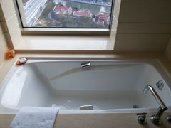 bathtub&nbsp;with&nbsp;vw-上海新发展亚太JW万豪酒店