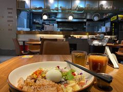 -POKEE VIA&Brunch·维娅(重庆来福士店)