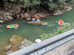 -安吉龙王山峡谷漂流