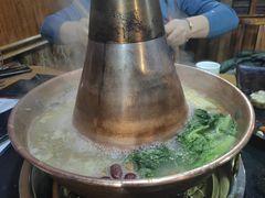 -果松木炭酸菜铜火锅·外婆参鸡汤