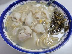 招牌黄鱼面-明呈黄鱼面馆(斜土路店)