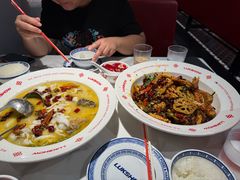 -禄鼎记·排队俩小时都要吃的酸菜鱼(石牌桥店)