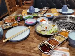 -明洞阿姨·韩式酱蟹烤肉·创意料理(三元桥店)