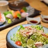 闹市中的静区日料店，上下两层打造专属用餐空间‼️