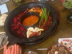 -黄潇洒老火锅(九眼桥宏济巷店)
