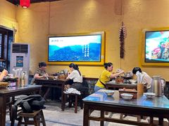 -富正毅三下锅·湘西韵味(天门山索道店)