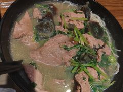 豬潤牛肉皮蛋芫茜米粉-华嫂冰室(尖沙咀店)