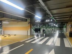 -奥特莱斯停车场