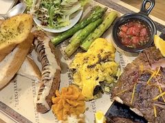 -Mark&Mars Restaurant