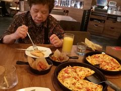 -必胜客(打浦桥日月光店)