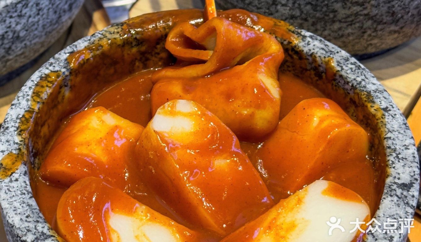 又来武汉吃胖嘟嘟的“厚切年糕”！酱汁爆多多！