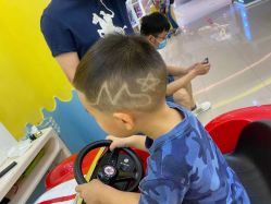 -爆米花儿童美发乐园