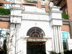 一楼门面-汤泉良子·沐足·颂钵疗愈·SPA(珠江新城店)