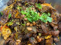 -愉肴麻辣香锅(中山路店)