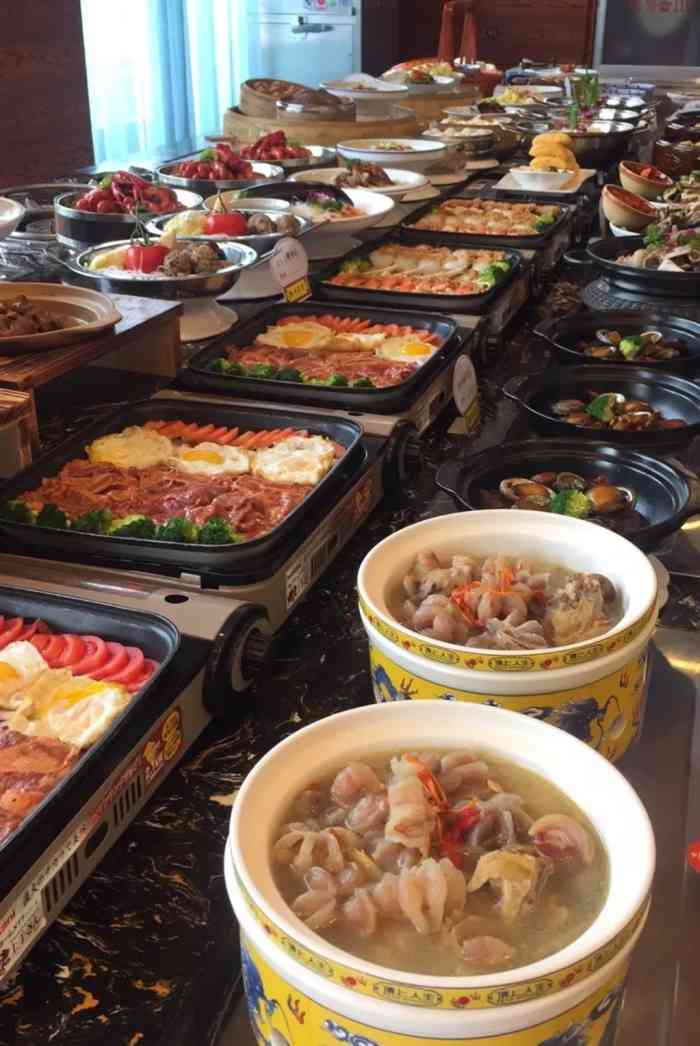 楼上楼饭店-"据说最近刚换了广东的厨子,菜的花样还是比.