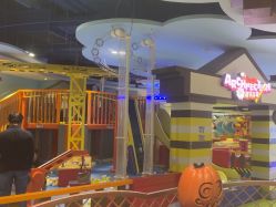 -MELAND CLUB亲子乐园•派对(虹桥万象城店)