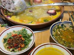 -洱火云南酸菜牛肉火锅(石景山当代商城店)