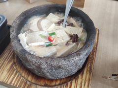 石锅自制卤水黑豆腐-羊之道草原味道清真餐厅(番禺店)