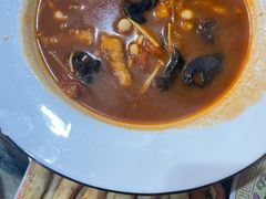 酸汤酥肉配茴香小油条-砂锅居(西四店)