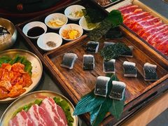 -围炉肉舍•炭烤活鳗•丹东海鲜烤肉(步行街店)