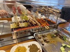 -哈尔滨小酒馆·鲜肉现穿自助烧烤(康新花园店)