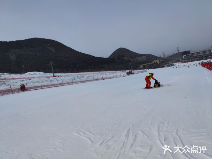 八达岭滑雪场图片