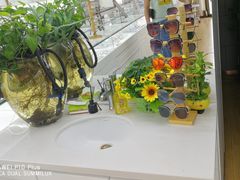 -翰佐蔡司小乐圆·依视路星趣控·暴龙眼镜折扣店