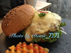 奶油蘑菇堡-HIGH FIVE哈福手工汉堡(桂林路店)