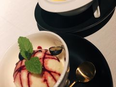 蓝莓豆腐冰淇淋-三号黄浦会Canton Table