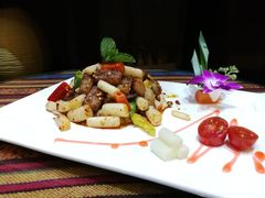 泰式藕丁炒猪颈肉-大耳象东南亚风情餐厅(月湖公园店)